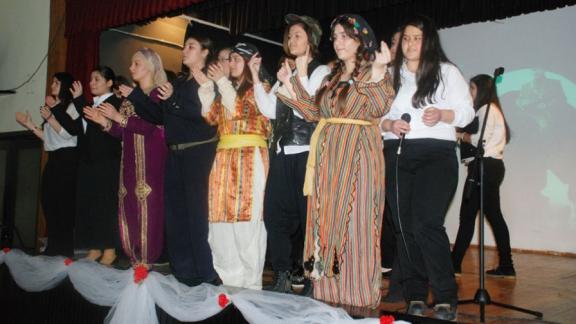 Göztepe Mesleki Ve Teknik Anadolu Lisesi 8 Mart Dünya Kadınlar Günü İlçe Programını Düzenledi 