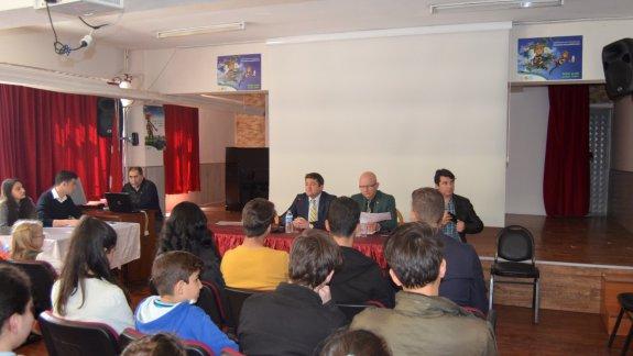 Konak İlçesi okul meclisleri başkanları toplantısı, Alsancak Melih Özakat İlkokulunda yapıldı.