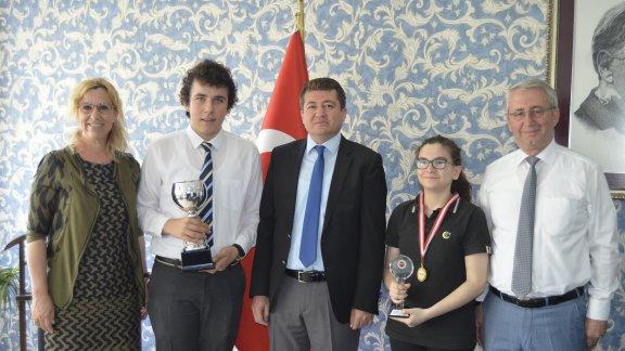 Atatürk Lisesi Öğrencilerinin Proje Yarşmaları Başarısı