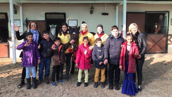 Konak Necatibey İlkokulu Özel Eğitim Sınıflarındaki öğrenciler Türkiye Jokey Kulübü Şirinyer Hipodromunu ziyaret etti.