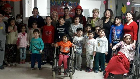 Konak Şehit Ömer Halisdemir Anaokulundan İyilik Gönüllüleri Projesi kapsamında MUTLU OLALIM etkinliği