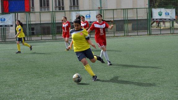 Konakta Liseli Kız Öğrenciler Arasında Futbol Turnuvası