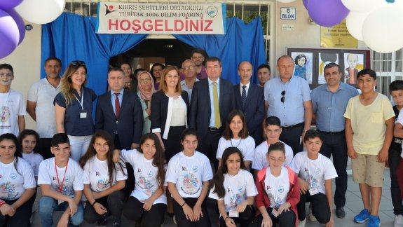 Konak Kıbrıs Şehitleri Ortaokulu nda TÜBİTAK 4006 Bilim Fuarı sergisi açıldı.