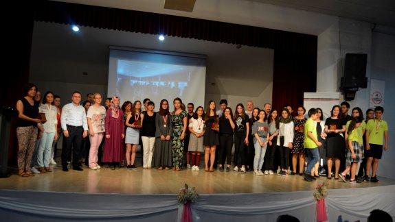 KONAK Projesi Kapsamında Düzenlenen Kitap Panoları 2.Dönem Dereceye Giren Okullarımız Ödüllerini Aldı.