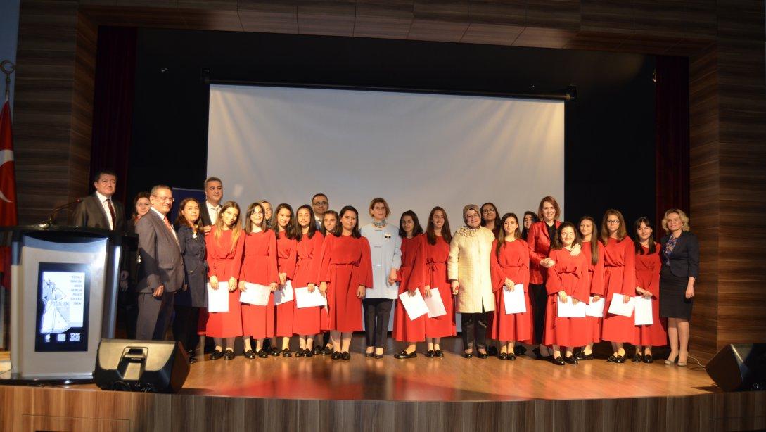 İzmir Olgunlaşma Enstitüsü Eğitimle Kanatlan Hayata Hazırlan Projesi Sertifika Töreni Gerçekleştirildi.