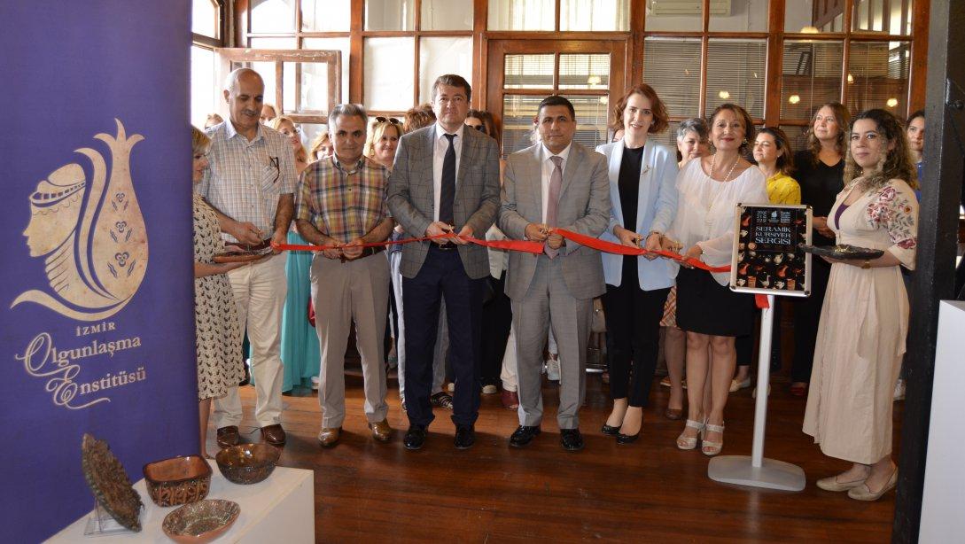 İzmir Olgunlaşma Enstitüsü Seramik Kursiyer Sergisi Açıldı.