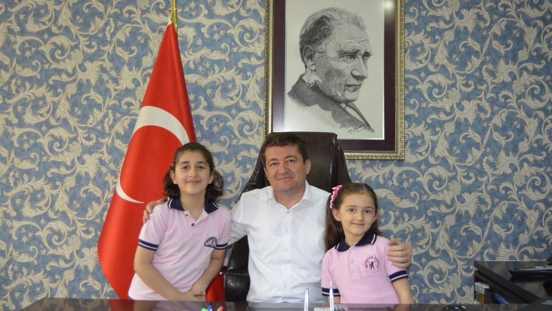 Konak Mehmetçik İlkokulu Öğrencisi İl Genelinde Yapılan Kitap Okuma Yarışmasında Birinci Oldu.