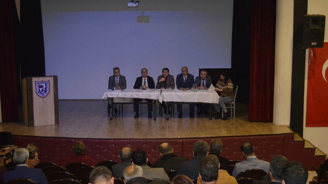 Konak' ta Ortaokul Müdürlerinin Katılımıyla Toplantı Gerçekleştirildi.