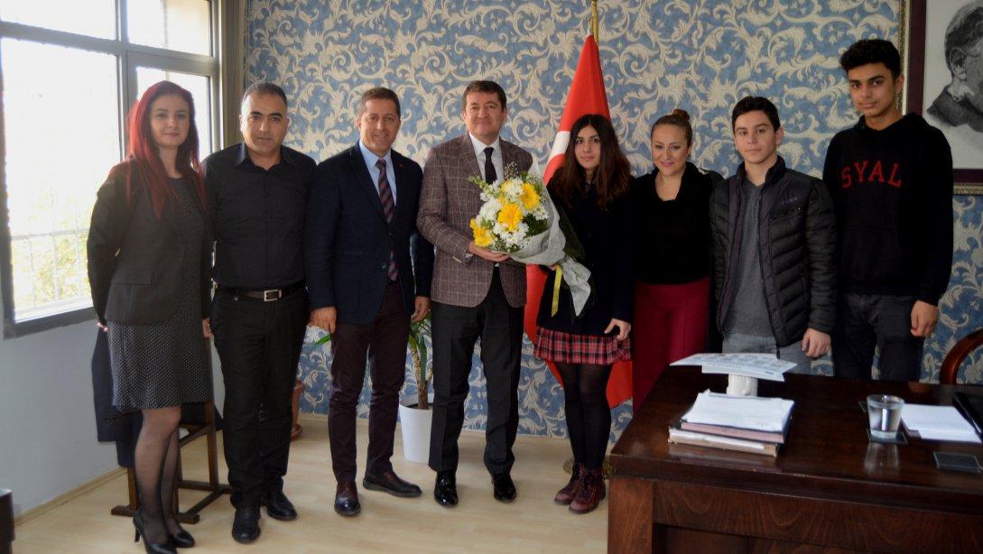 Konak Selma Yiğitalp Anadolu Lisesi Erasmus+ Projesi Kapsamında Beş Ülkeye Ziyaret Gerçekleştiriyor.
