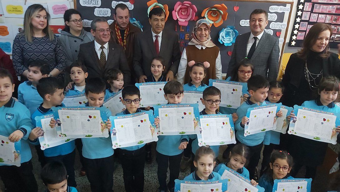 2019-2020 Eğitim Öğretim yılı 1. Dönem İlçe Karne Töreni Konak Murat Reis İlkokulu'nda Gerçekleştirildi.