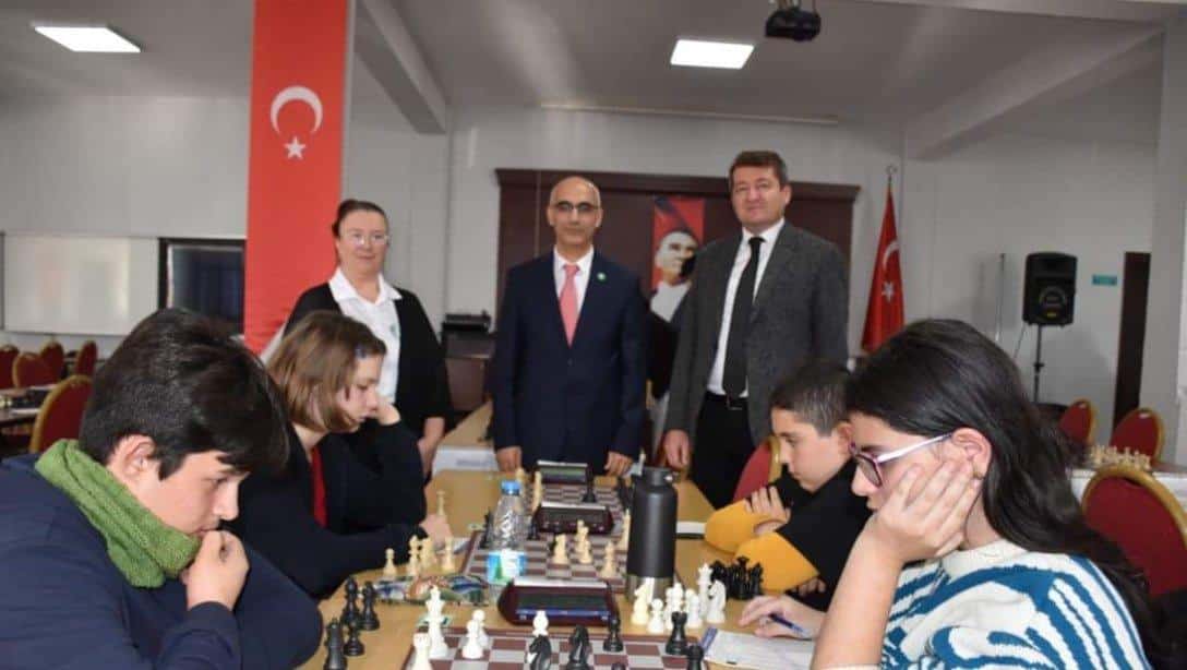 Konak İlçe Milli Eğitim Müdürümüz Serdal ŞİMŞEK, 49 okul, 218 sporcunun katıldığı Konak Satranç Turnuvamızı ziyaret etti.